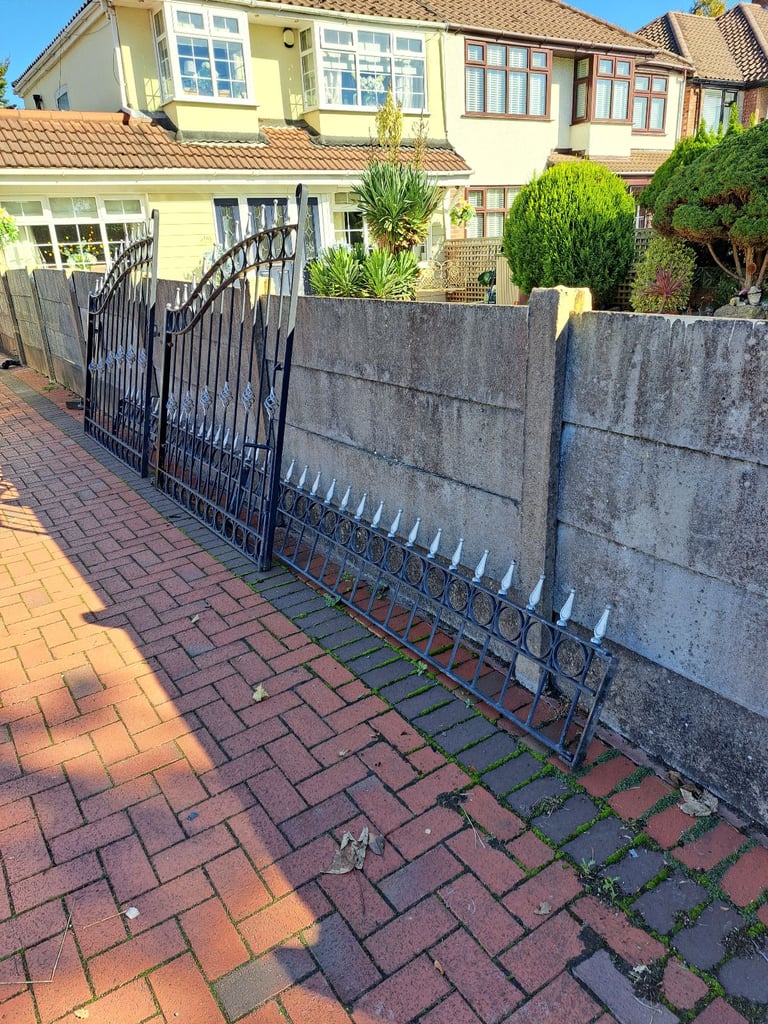 Gates and railings 
