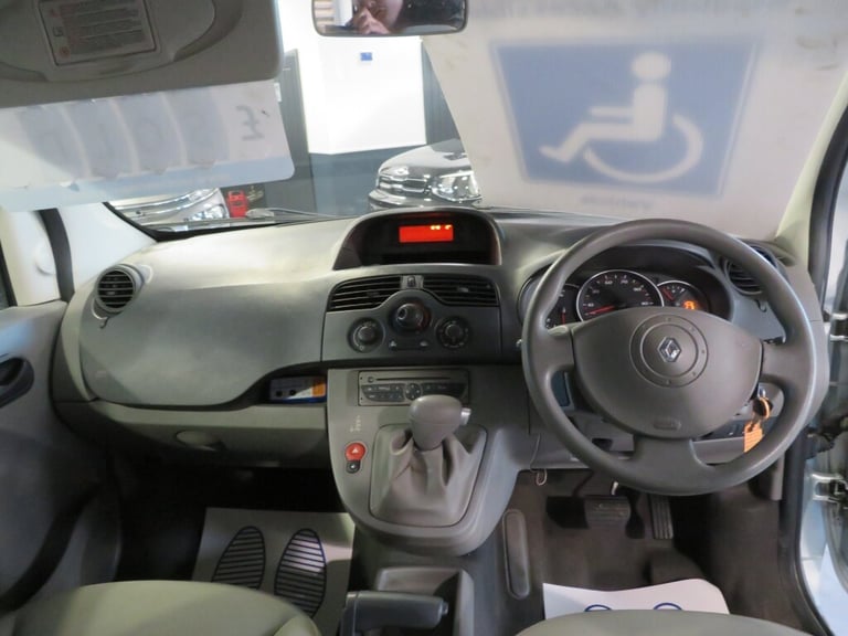 2011 Renault Kangoo AUTOMATIC WHEELCHAIR CAR DISABLED ACCESS VEHICLE MOBILITY MPV Petrol Automatic