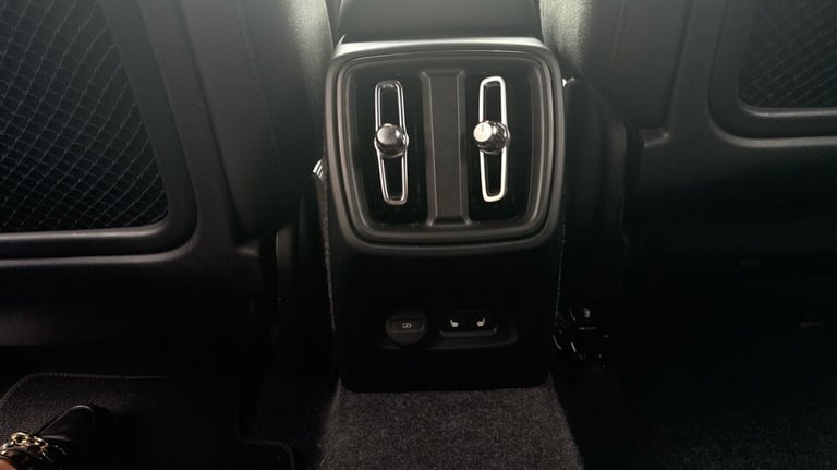 2025 Volvo XC40 Plus, B4 Mild hybrid, Petrol, Dark Estate Petrol Automatic