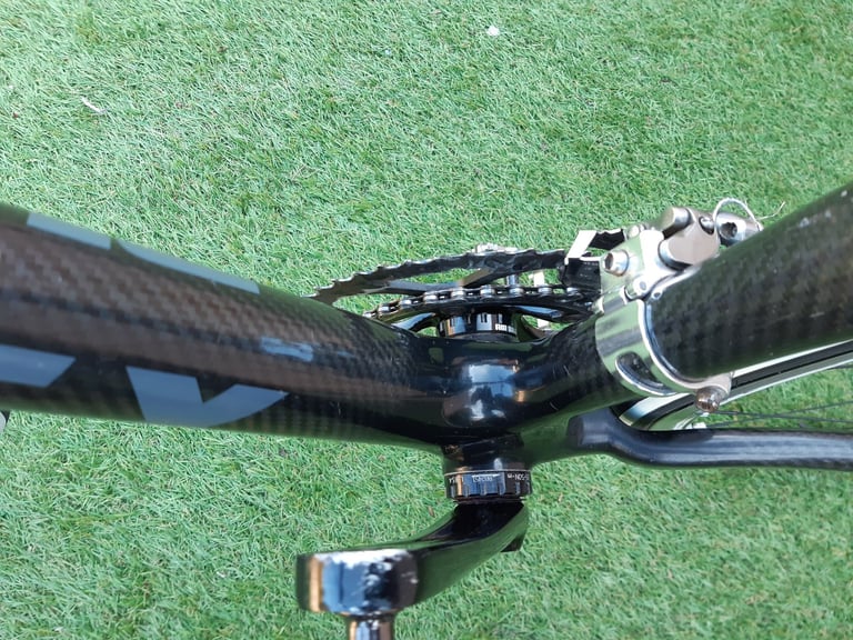 .Ladies Planet X Carbon Fibre Hybrid Road Bike.