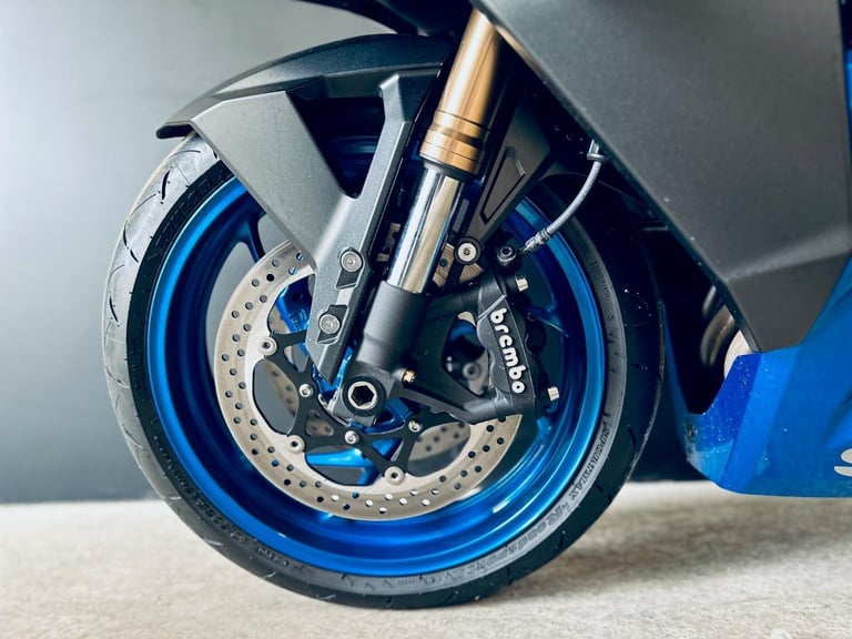 STUNNING LOW MILEAGE 2022/22 SUZUKI GSX-S 1000 GT MOTORCYCLE 