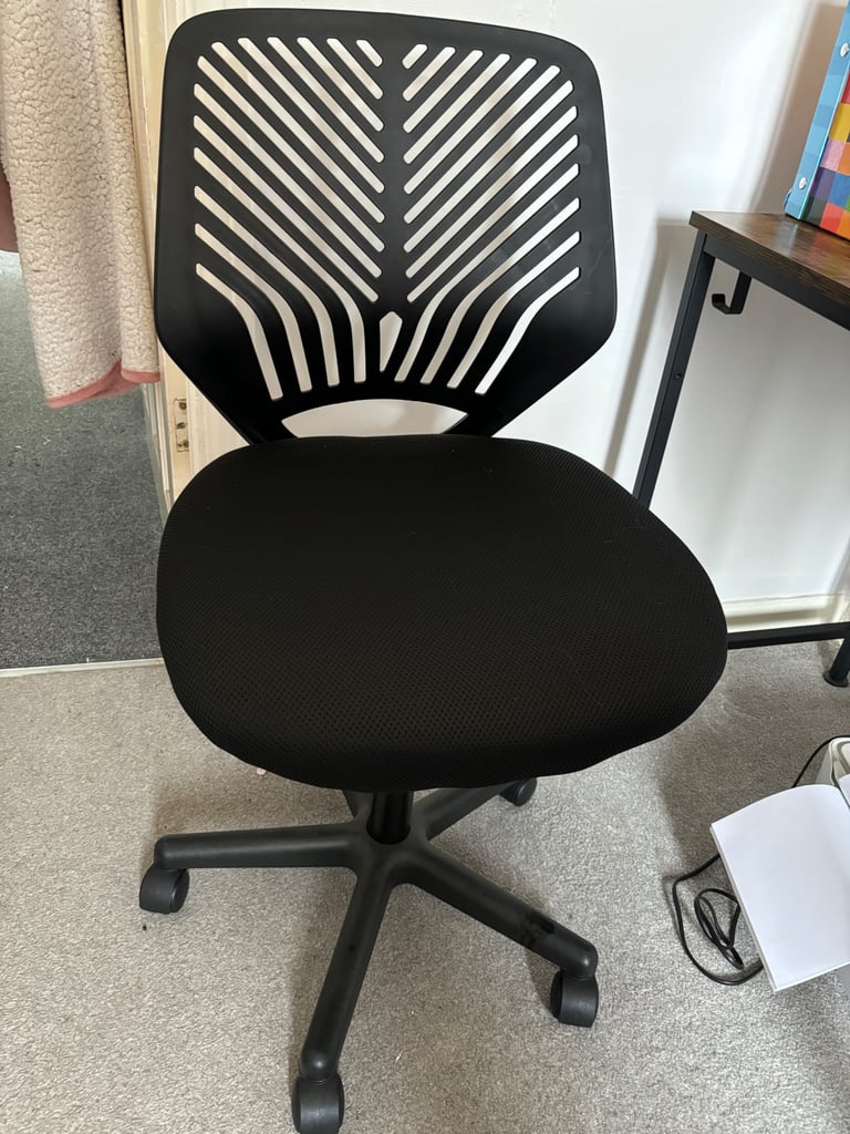 Desk chair 