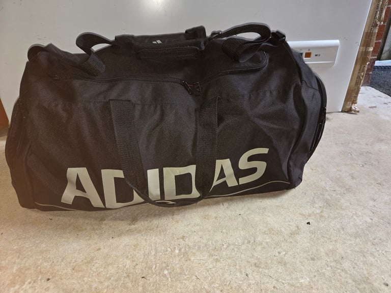 Adidas large black gym duffle holdall bag 