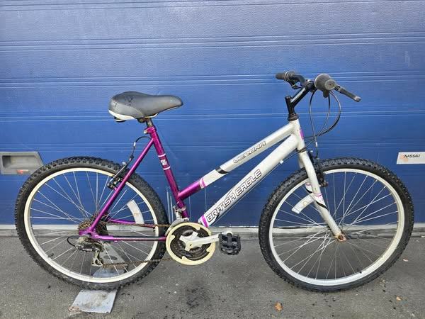 Ladies mountain bike BRITISH EAGLE VERONA Wheels 26" Frame 20" BIG BIKE!