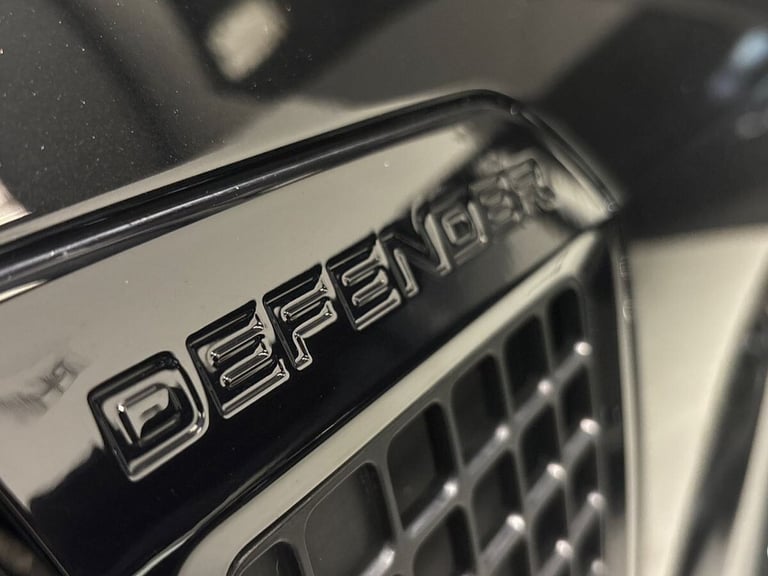 2023 Land Rover Defender 3.0 D250 MHEV SE Hard Top SUV 5dr Diesel Auto 4WD MWB Euro 6 (s/s) (250 ...