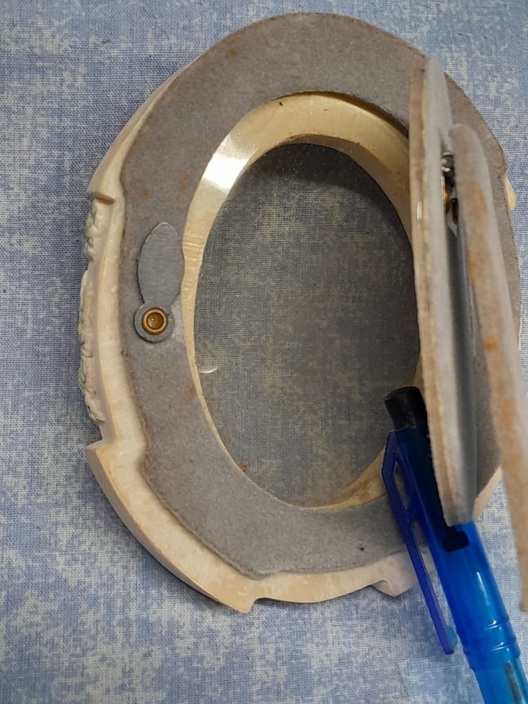 Vintage Oval resin photograph frame shabby