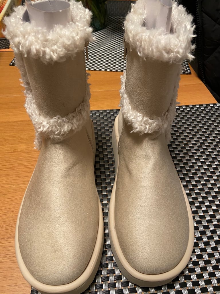 New By Very Flatform Ankle Boot With Faux Fur - Cream size 4