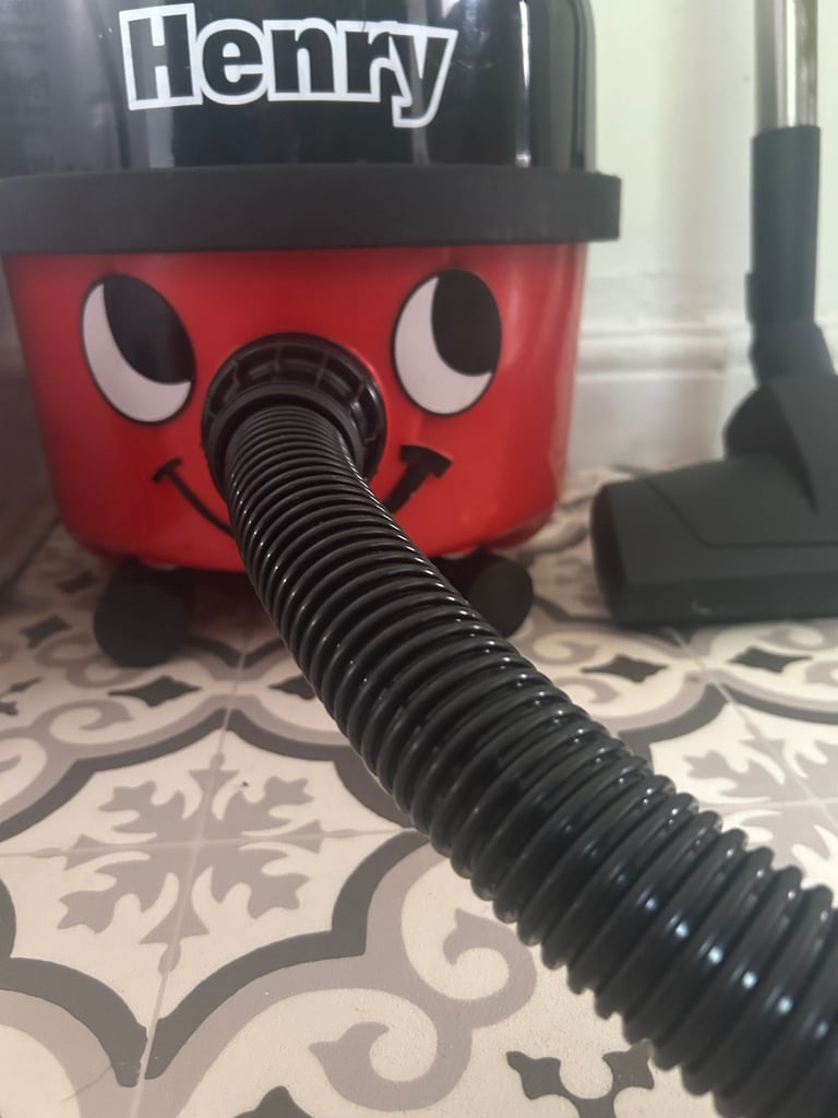 Full Henry hoover set 