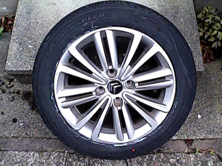 image for Citroen C4 Alloy Wheel 205/55 R16.