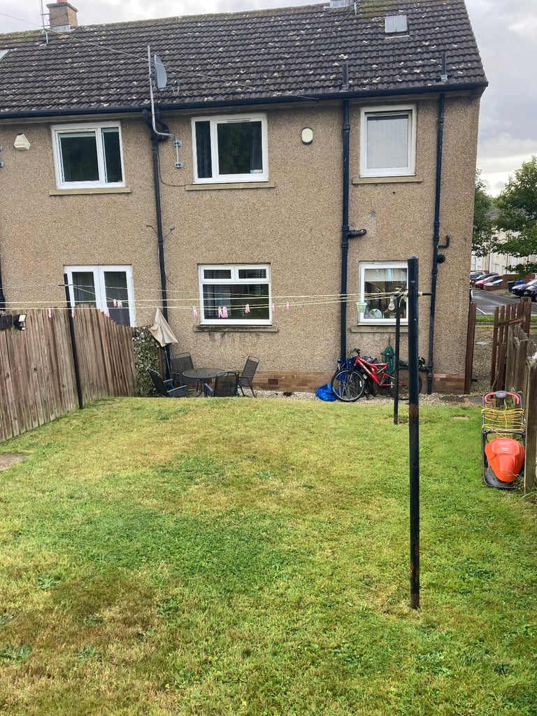 UNFURNISHED 2 Bed House