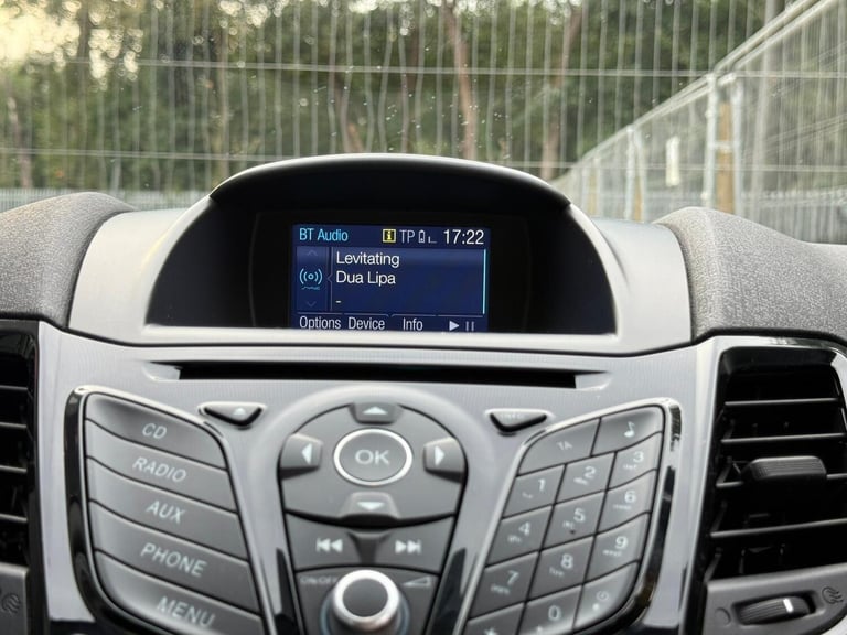 2015 Ford Fiesta 1.25 Zetec Euro 6 5dr HATCHBACK Petrol Manual