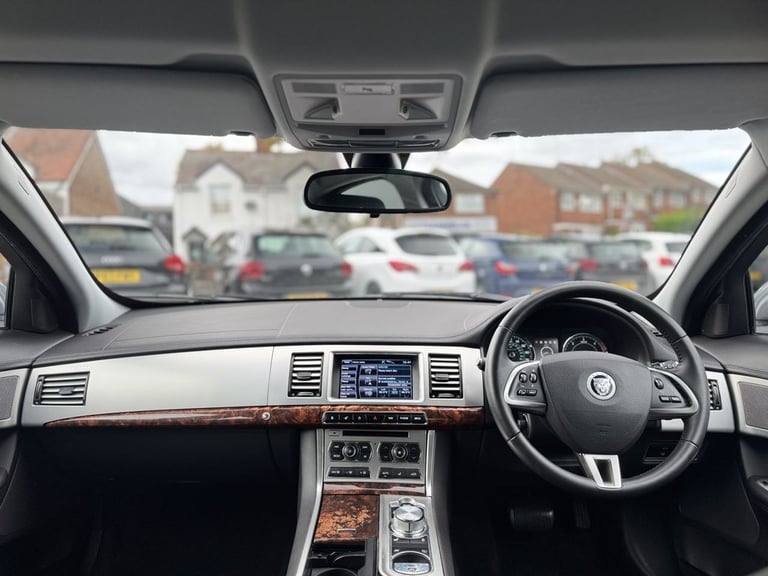 2012 Jaguar XF 3.0d V6 Luxury Saloon 4dr Diesel Auto Euro 5 (240 ps) Saloon Diesel Automatic