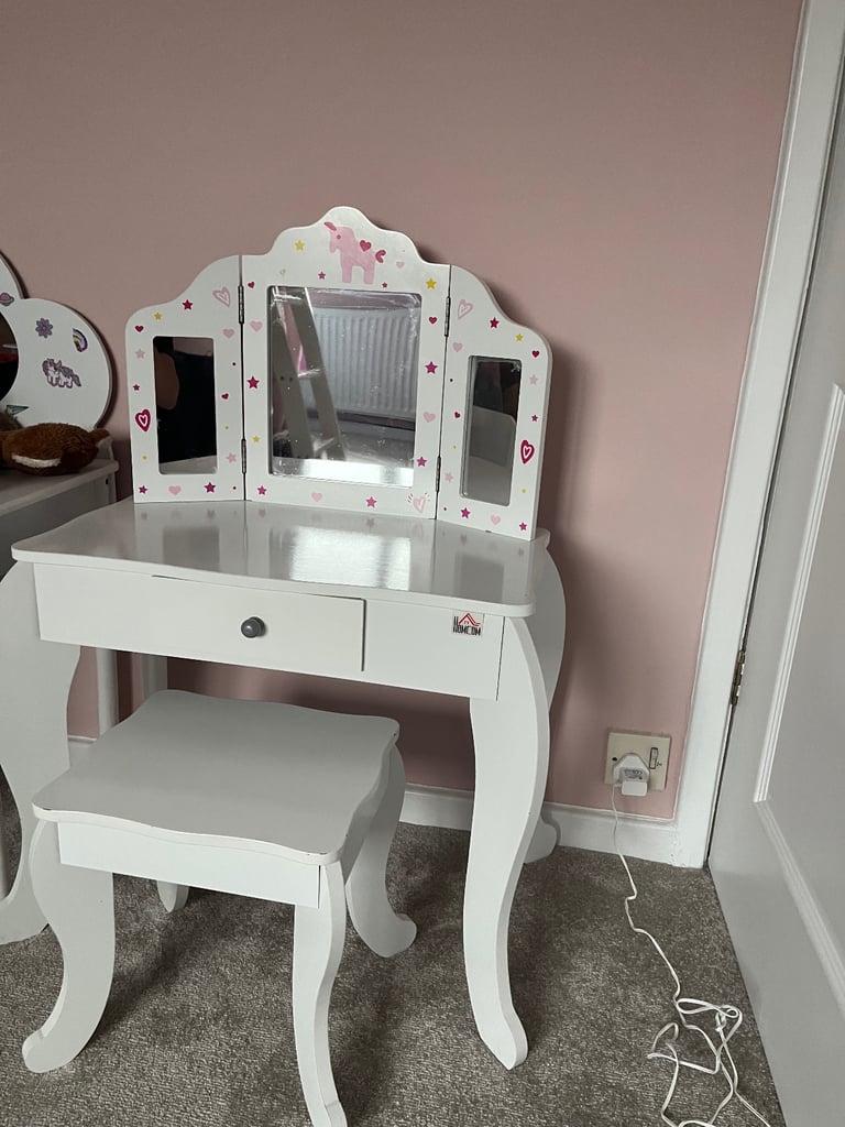 Children’s vanity / dressing table