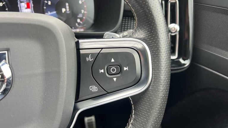 2020 Volvo XC40 2.0 D3 R DESIGN 5dr Geartronic SUV Diesel Automatic