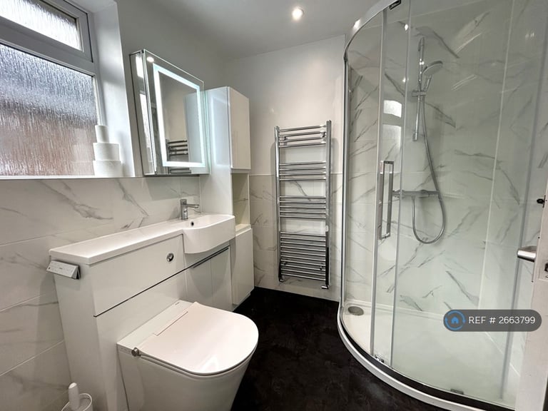 4 bedroom house in Shakespeare Drive, Nuneaton, CV11 (4 bed) (#2663799)