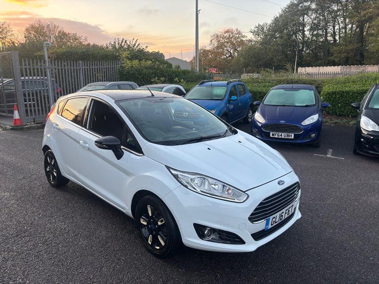 2016 Ford Fiesta 1.0 EcoBoost Zetec White 5dr HATCHBACK Petrol Manual