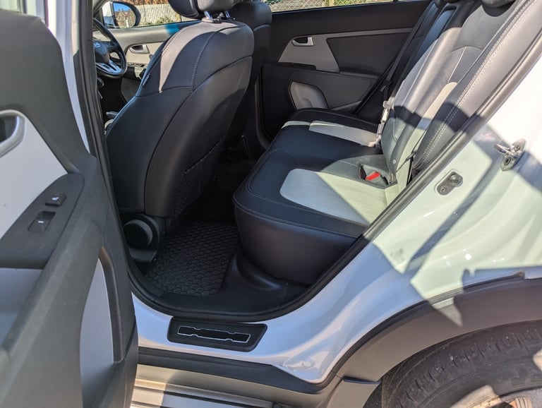 2014 Kia Sportage 1.7 CRDi White Edition 5dr ESTATE Diesel Manual