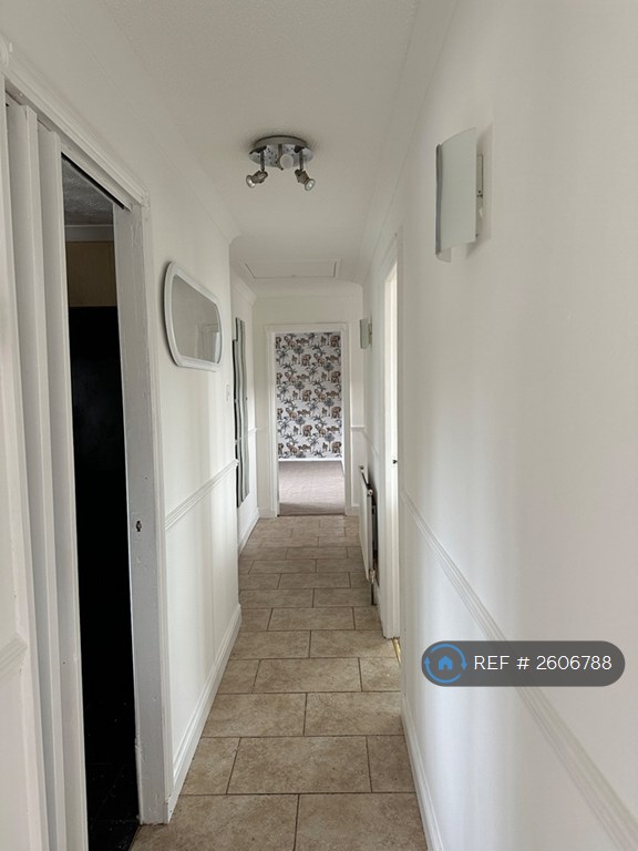 2 bedroom flat in Paterson Avenue, Irvine, KA12 (2 bed) (#2606788)