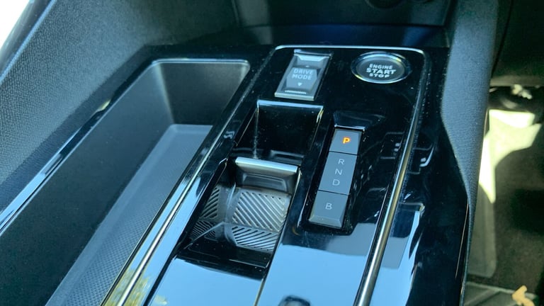 2024 Peugeot 3008 1.6 12.4kWh Allure SUV 5dr Petrol Plug-in Hybrid e-EAT Euro 6 (s/s) (180 ps SUV...