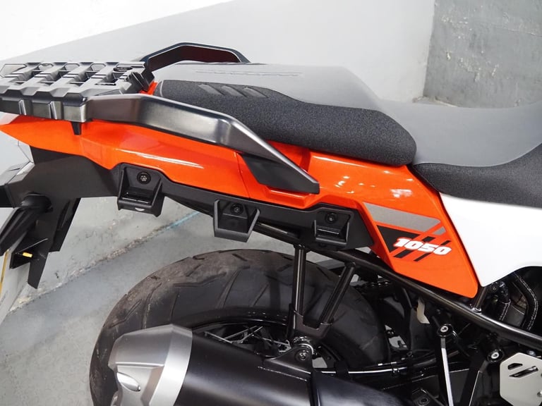 2020 Suzuki V Strom 1050 RC DL1000 XT 15k ,crash bars great adventure bike