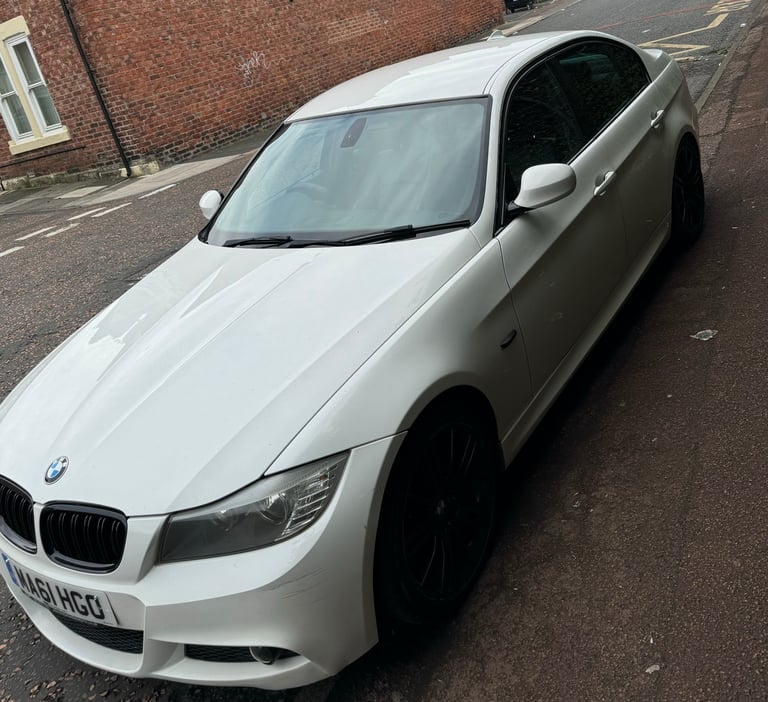 BMW, 3 SERIES, Saloon, 2011, Manual, 1995 (cc), 4 doors
