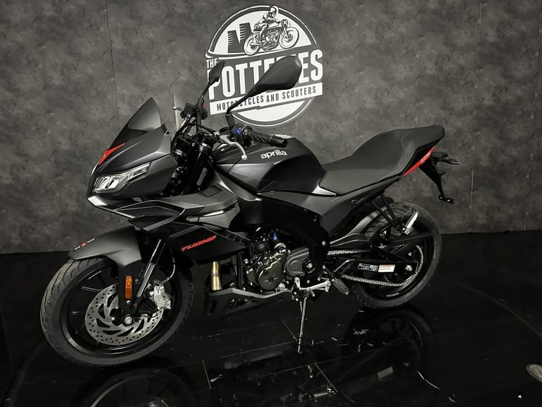 Aprilia Tuon 125 2025 **Official Aprilia Dealer for Staffordshire**