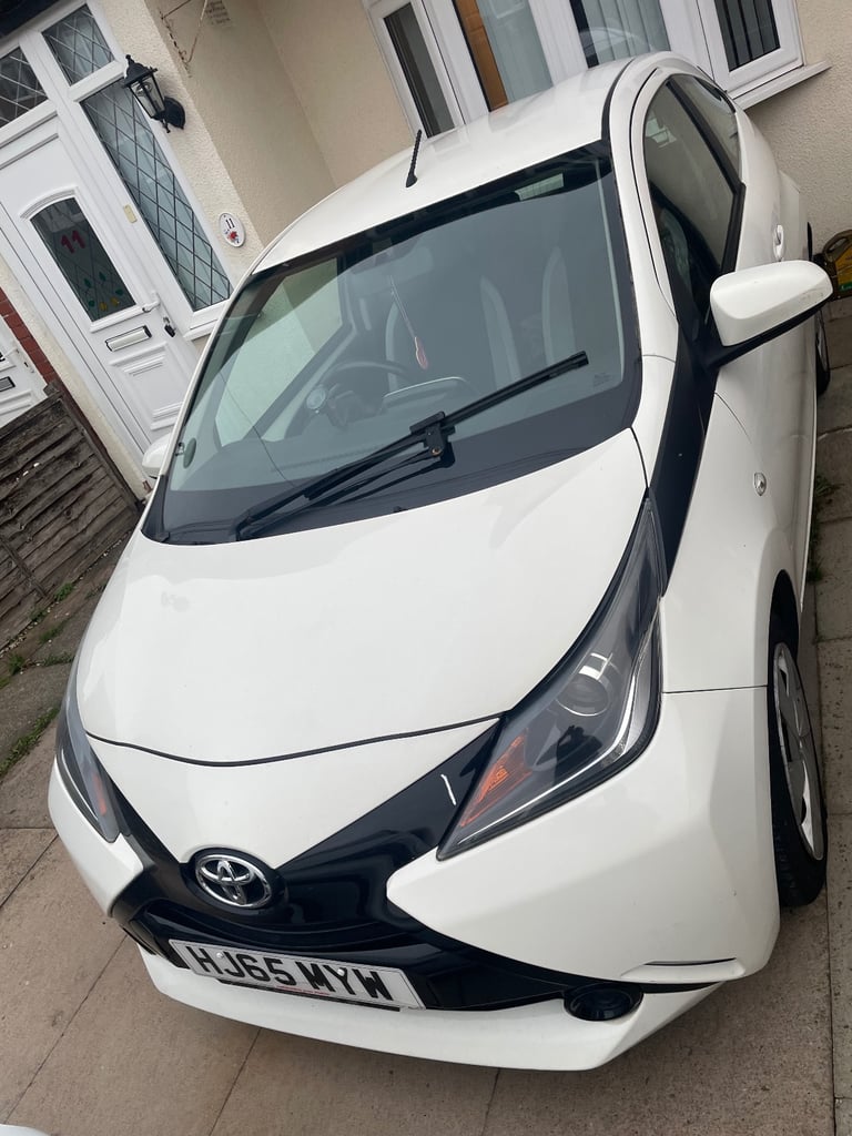 Toyota, AYGO, Hatchback, 2015, Manual, 998 (cc), 3 doors
