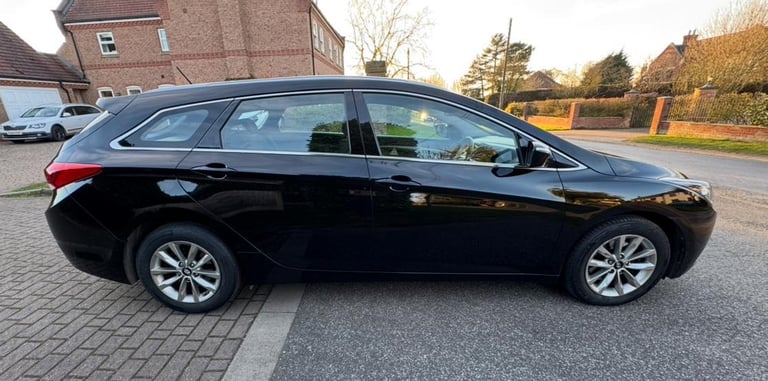 2016 HYUNDAI i40 1.7 CRDi S BLUE DRIVE ESTATE FULL MOT S/HIST RUNS/DRIVES GREAT!