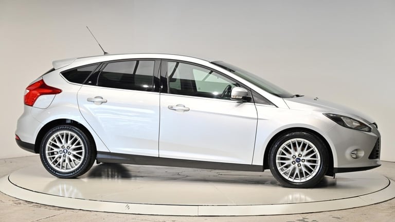 2014 Ford Focus 1.6 TDCi Zetec Euro 5 (s/s) 5dr HATCHBACK Diesel Manual