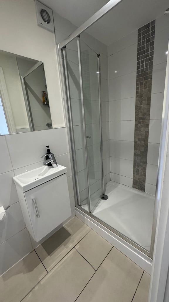 One bedroom modern flat for rent