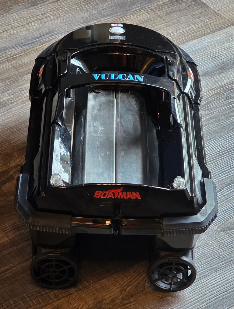 Boatman Vulcan Pro v2. Baitboat with Autopilot gps & Sonar. Carp Fishing.