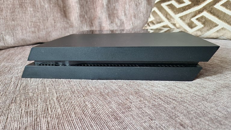 Sony Playstation 4 PS4 Game Console 500Gb FW9.03
