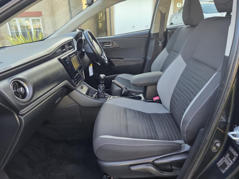 2017 EXCELLENT TOYOTA AURIS DIESEL-LOW DIESEL MILES-ULEZ FREE-FULL SERVICE HISTORY