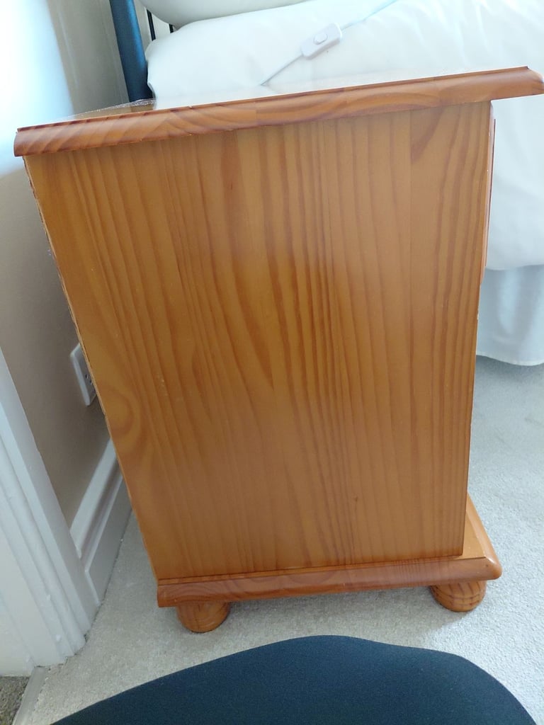 Bedside table