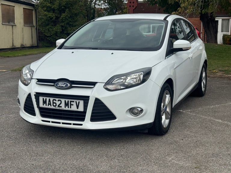 2012 (62) Ford, FOCUS, Zetec Hatchback, Manual, 998 (cc), Petrol 5 doors Low Mileage 