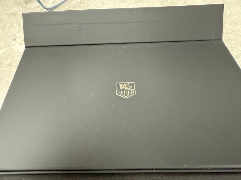Genuine Tag Heuer Leather card Holder ( New )