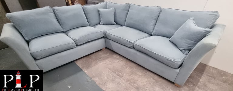 Large Corner Sofa *Can Deliver* 