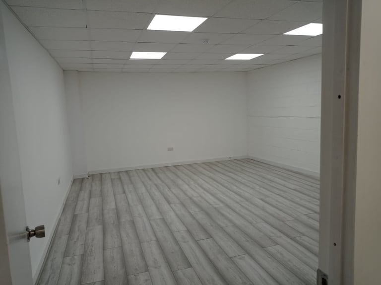 Three Office rooms available for rent( Between Whitechapel & Stephney Green) 