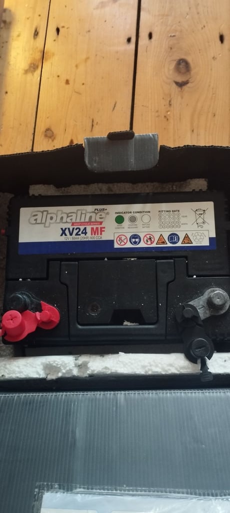 image for Leisure battery and 400W inverter 