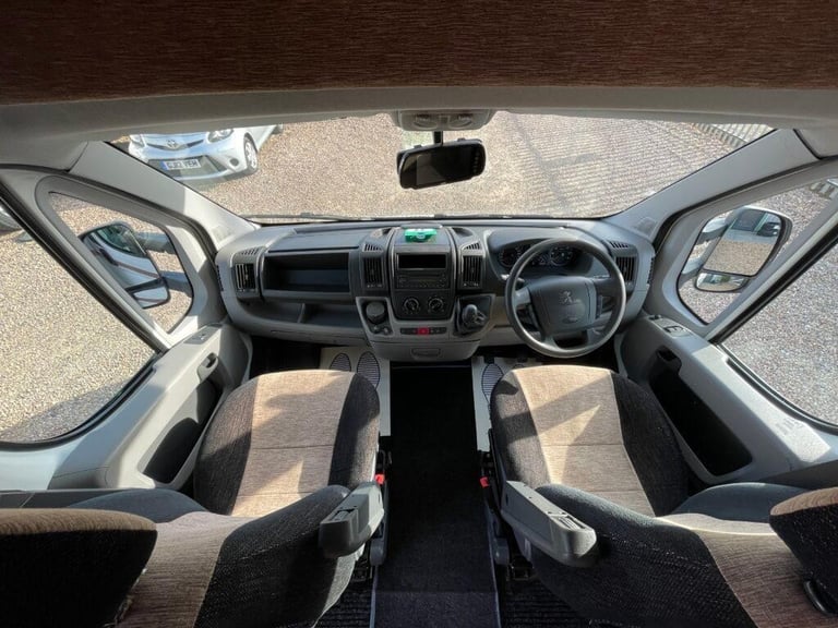 Elddis Autoquest 145 4 Berth 4 Belt End lounge 3300kg