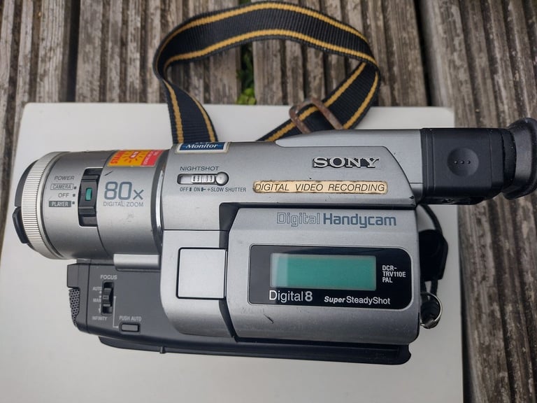 Sony DCR-TRV110E Video Camera recorder