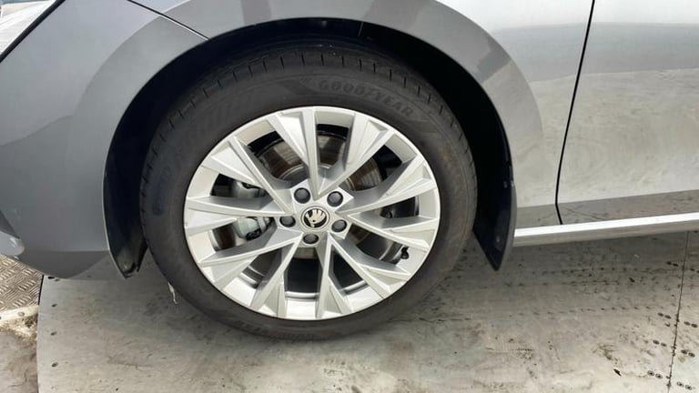 2024 Skoda Superb 1.5 TSI e-TEC (150ps) SE L DSG Automatic Hatchback Petrol Automatic