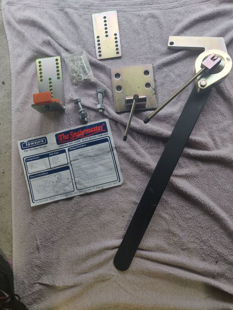 Caravan (anti-snake) quick release stabiliser