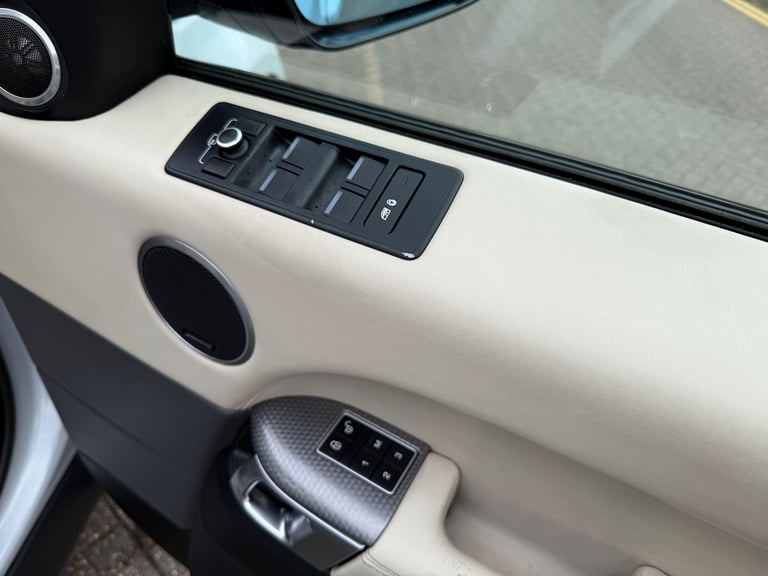 2015 Land Rover Range Rover Sport 4.4 SD V8 Autobiography Dynamic SUV 5dr
