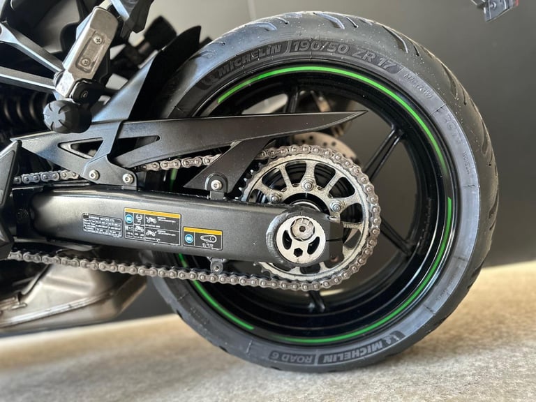 STUNNING ONE OWNER 2022/22 KAWASAKI NINJA 1000 SX PERFORMANCE MOTORCYCLE 