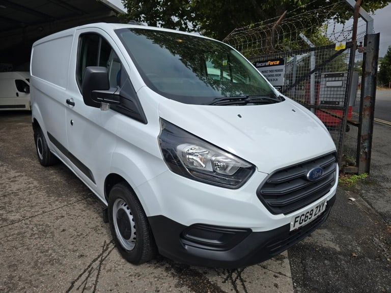 2019 Ford Transit Custom 300 EcoBlue Leader Panel Van L1 H1 SWB Low roof Euro 6 - ONLY 21000 MILE...