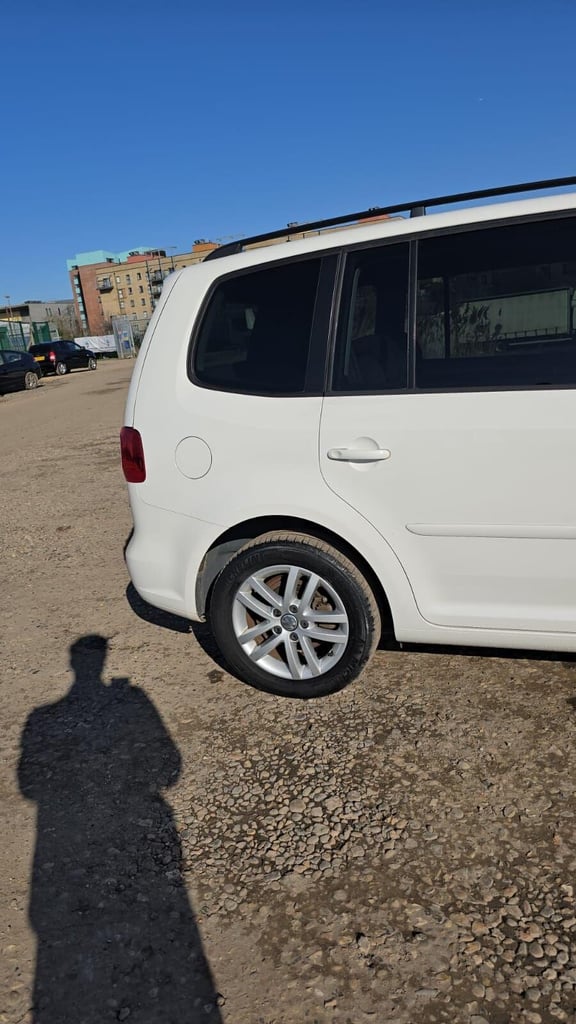 2014 Volkswagen Touran 1.4 TSI BlueMotion Tech SEL DSG Euro 6 (s/s) 5dr MPV Petrol Automatic