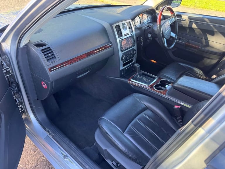 2008 CHRYSLER 300 CRD V6 AUTOMATIC FULY LOADED 12 MONTHS MOT STARTS N DRIVES GREAT 