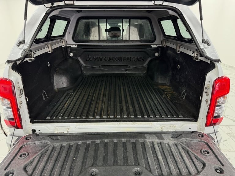 2020 Mitsubishi L200 2.2 DI-D DC Warrior Pickup Double Cab 4dr Diesel Manual 4WD Euro 6 (s/s) (1 ...