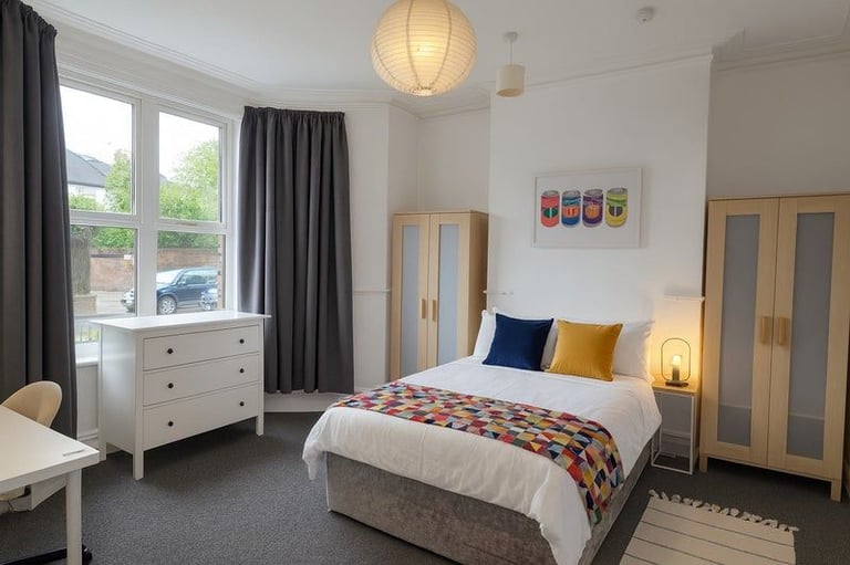 BS7 Luxury Double Room (Bay Windows) - No Deposit -Ideal for company lets- students